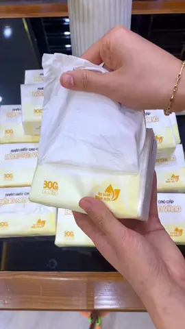 Giấy ăn bông sen vàng  cao cấp mềm mịn thấm hút tốt #giayan #giayanbongsenvang #giayansieudai #giayanantoan #giayangiare #bongsenvang #xuhuong #viral #fyp 