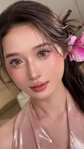 Thích mưa nhưng không muốn bị ướt, thích được yêu chiều nhưng không muốn đau lòng 🥹 #makeup #makeupartist #nini_makeup #xuhuong 