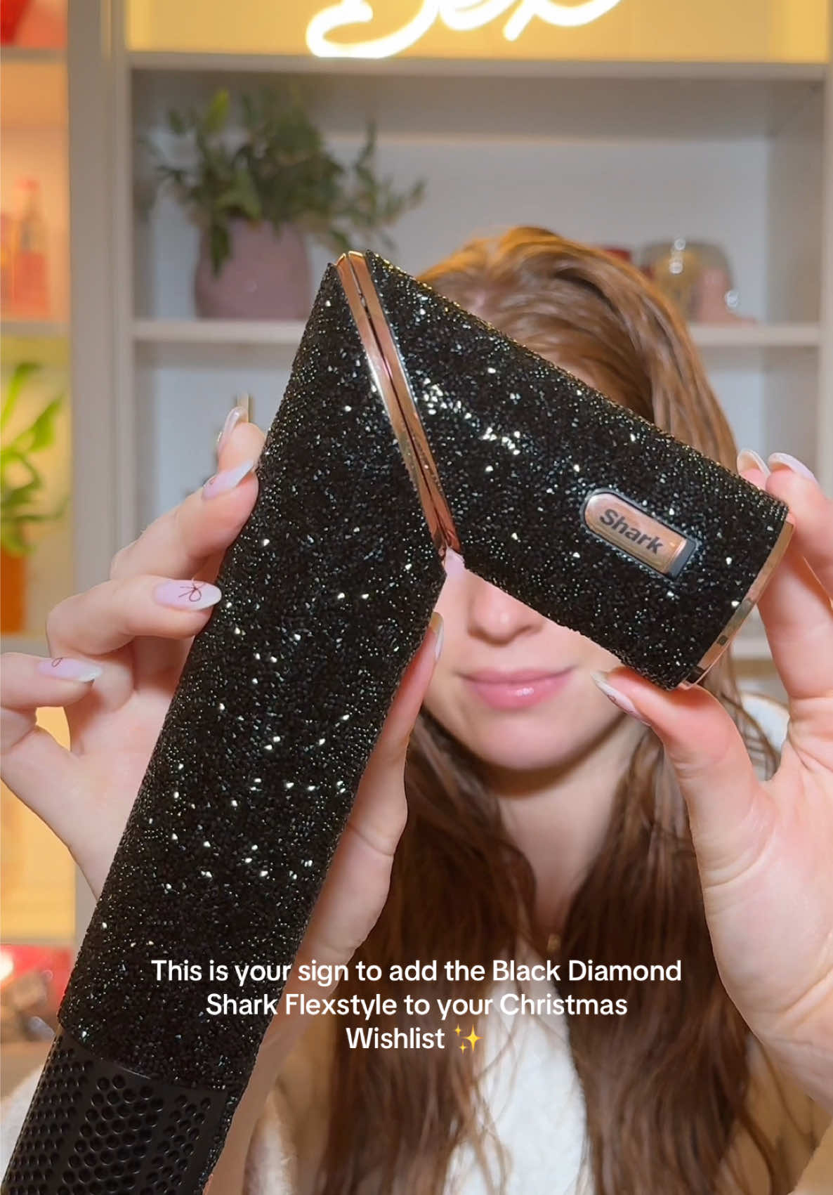 AD - I can’t get over how gorgeous it is😍 @Shark Beauty UK Limited Edition FlexStyle Black Diamond 🖤   #SharkSelfMade #ForAllHairKind #SharkBeautyUK #SharkFlexStyle #hair #bouncyblowdry #blowout  #sleekhair #blowouttutorial #shinyhair #healthyhair   