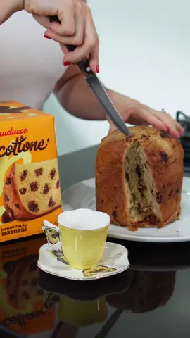 1 chocotone de 400g tem 1596 kcal e sabe o que isso significa? Que no dia 24 eu vou ingerir 1596 calorias a mais do que o normal. Apenas isso! #prontofalei #chocotone #nutrisincera #bauducco