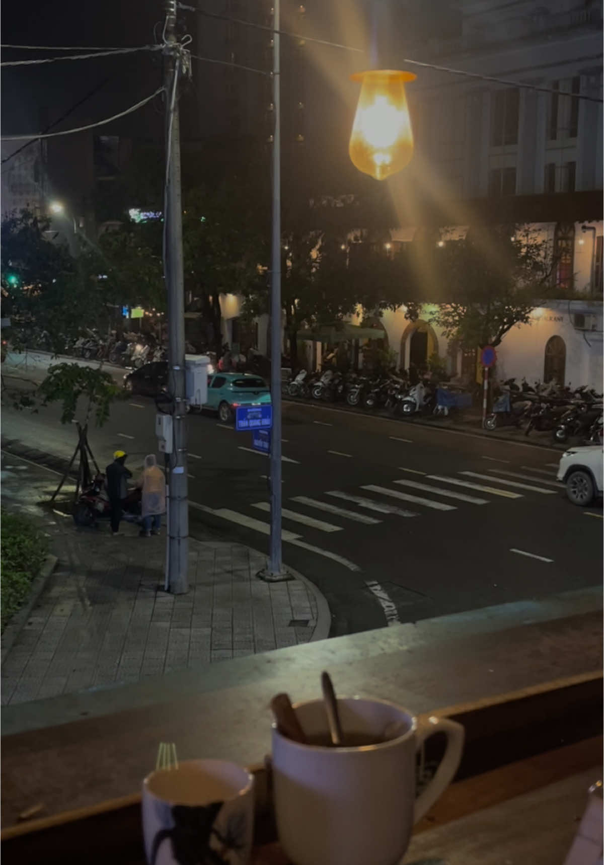 HUE về đêm lạnh oy 🥶#huevedem #cafe #chill#hue75