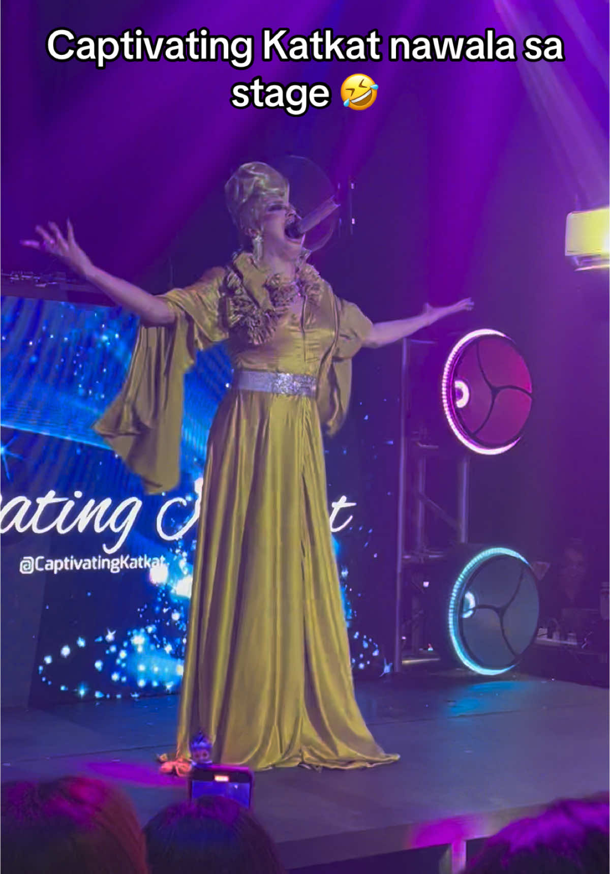 stunt queen ba ka mo?  Literal na buwis buhay performance of Captivating Katkat in Drag del Norte at Hacienda Superclub 🤣 @Captivating Katkat #dragqueen #dragqueens #dragqueensoftiktok #dragqueenshow #pampanga #dragrace #dragraceph #dragracephilippines #captivatingkatkat 