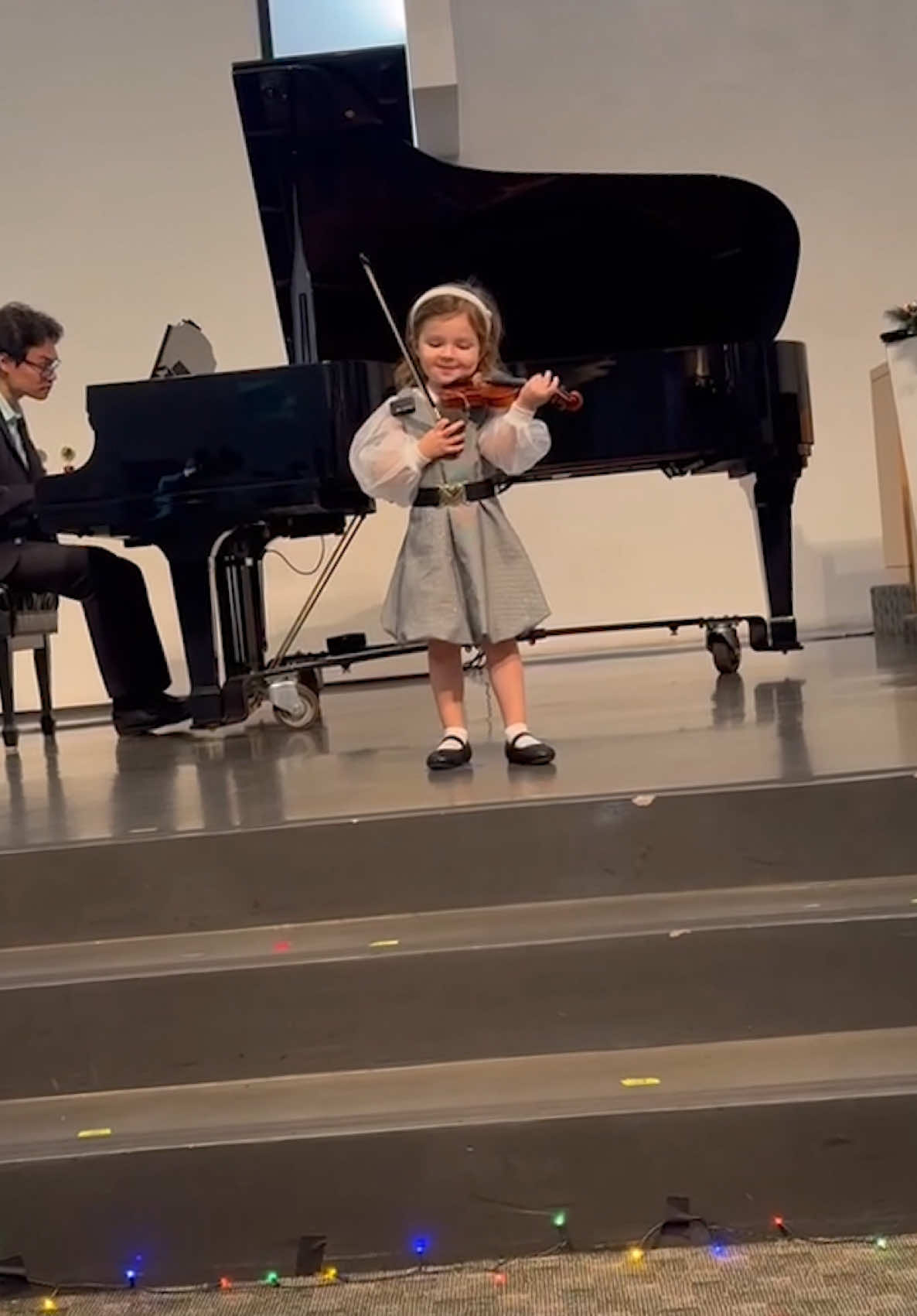 3 year old Angelic plays at her 3rd violin recital. Look at that Bow Technique! She’s getting so good! #violin #violinist #kid #littleprincess #youngtalent #talent #talented 