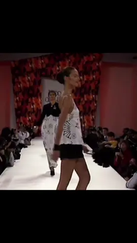 ... #Model  #runwaywalk #catwalk #modelwalk  #toddoldham #90s #fashionshow #Runway #SuperModel #horsewalk #fyp .