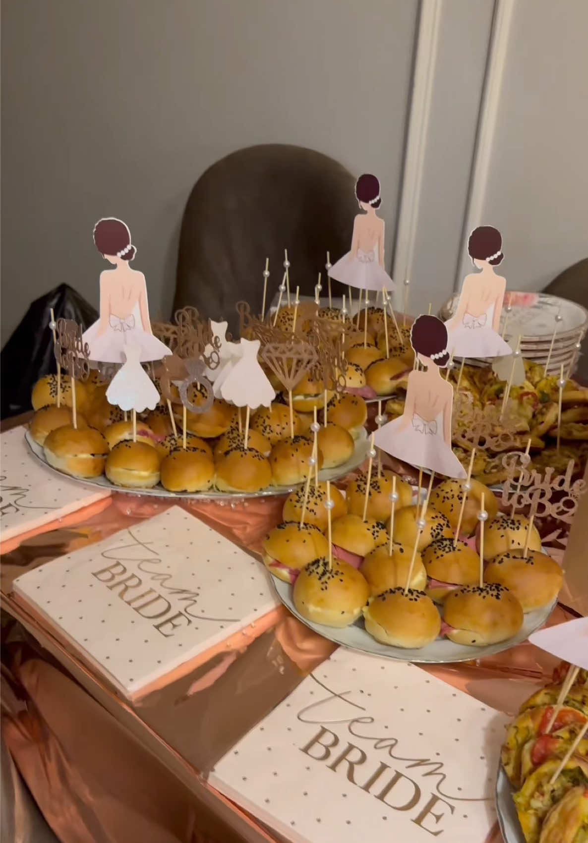 @Merna  Glal My henna night recommendations [AS USUAL-NOT AN AD] #wifeyforlifey #bride #bridetobe #honeymoon #shopping #henna @Youshas 