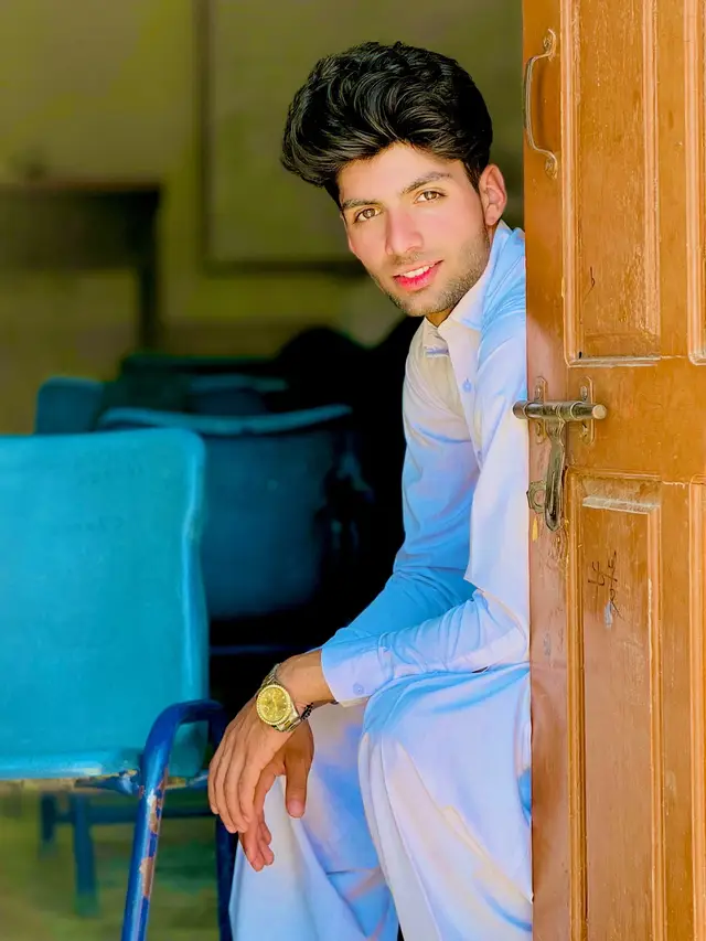 My skech                            فقط کچھ دِنوں کی بات ہے ہم آپکو پھر کہی بھی میسر نہیں ہونگے😞 🥹🚶🏻‍♂️‍➡️  #sound #words #myskech #foryoupage 