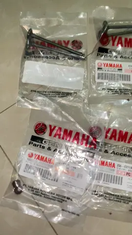 Paket grosir 4Item Noken As 1S7/3C1+Platuk 1S7+Klep set1S7+ sil klep Vixion old/New Mx lama/New R15 old #fyp#fypシ゚viral#berandafypシ#yamaha#nokenas#klep#platuk#silklep#vixion#mxold#R15#grosir#barangbagus 
