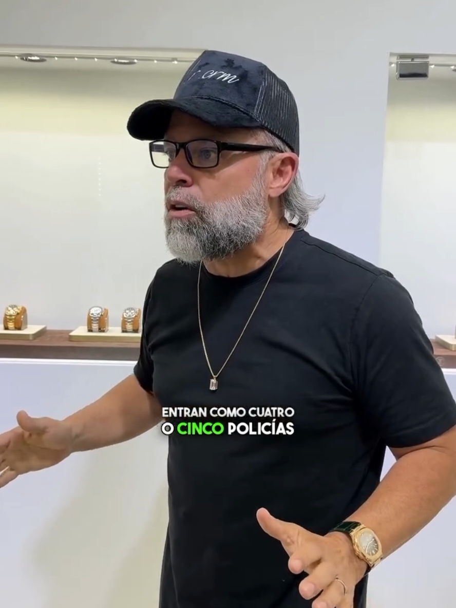 ¡Me acusó! ¿pero quién fué el que se lo robó? 🤔 #joyeria #miamijewelry #hublot #relojesdelujo #crmlife #miamilifestyle 