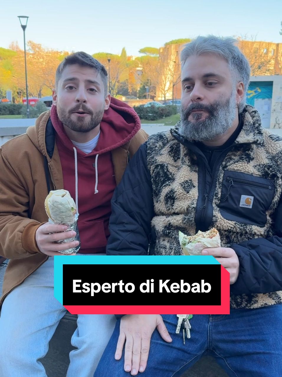 Adesso alle 2 di notte cercherò di scegliere bene che kebab mangiare #cibo #foodblogger #foodbloggeritaliano #food #kebab #esperto #roma 