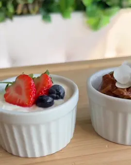 O ramequim é um utensílio de cozinha que serve para preparar e servir pratos, além de ser usado para decoração ou sobremesa.  - RAMEQUIM DE PORCELANA CLASSIC BRANCA 6X4CM Investimento de R$ 8,00und. - RAMEQUIM DE PORCELANA CLASSIC BRANCA 7X4CM Investimento de R$ 10,00und. - RAMEQUIM DE PORCELANA CLASSIC BRANCA 8,5X5CM Investimento de R$ 16,00und. - RAMEQUIM DE PORCELANA CLASSIC BRANCA 10X5CM Investimento de R$ 18,50und. #escondidinhodecarnemoida#bowlcolorido#bowlcanelado#cozinha#colocarmolho#bowlbranco#bowlredondo #receitasaudavel#receita#nutricionistaesportiva#nutrição#nutricionista#receitaproteica#morango#wheyprotein#dieta #ramequim #ramequimbranco #ramequimporcelana 