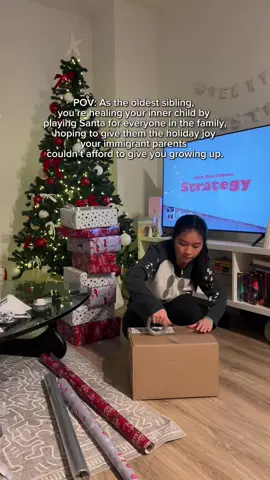 Oldest daughters stay working overtime during the holidays fr 🥹💪 gifts for everyone!😤 #christmas #Vlog #oldestchild 
