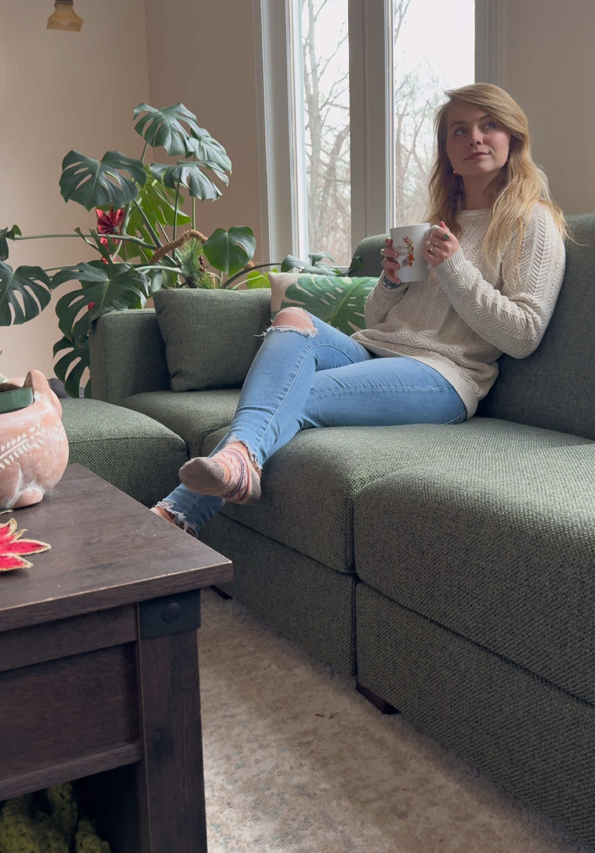 Only the best vibes with @Cozey Totally in love with our new couch and all the storage space for my blankets #cozey #ad