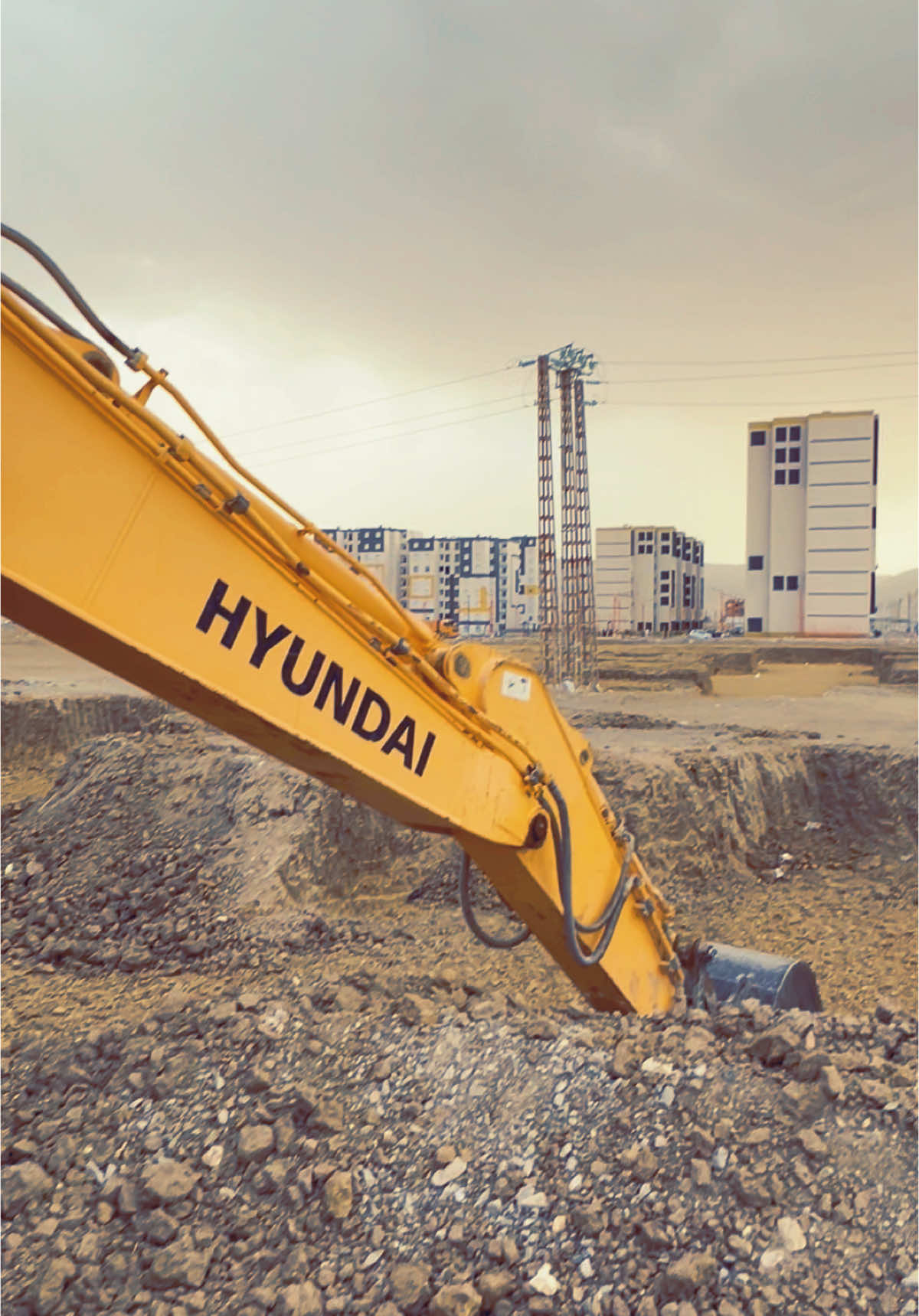 #hyundai #260 #330 #pouclin #algeria #algerie🇩🇿 #tebassa #boulhaf_edir #aadl3 #aadl_2024 