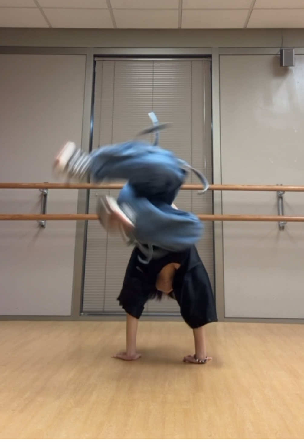 10 minute speedrun #slay #dancechallenge #dance #fyp 