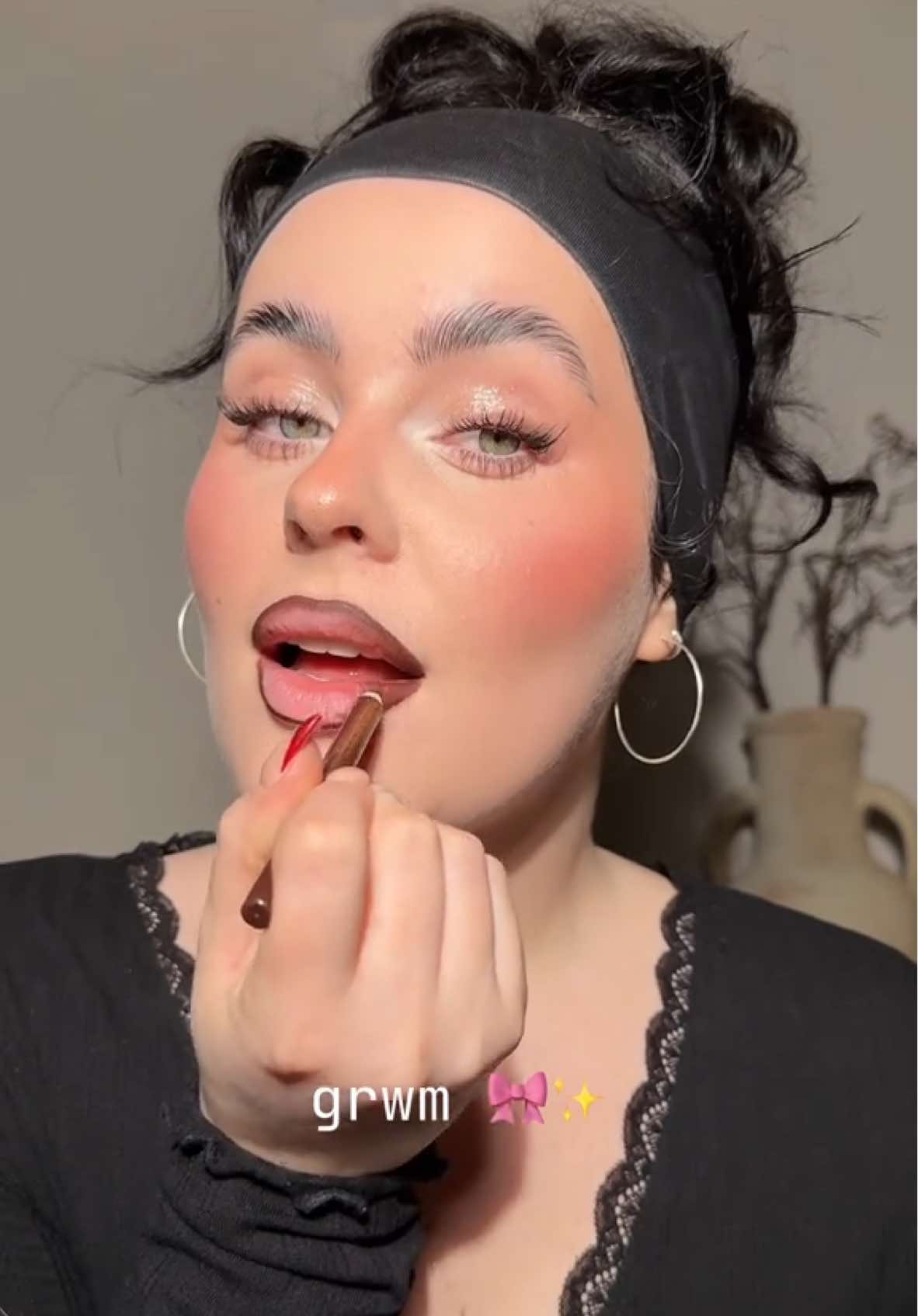 grwm ⭐️🎀✨ @lorealparisuk glotion #makeup #skincare  @SHISEIDO revitalessence skin glow foundation  @e.l.f. Cosmetics liquid contour @Rare Beauty soft pinch liquid blush ‘encourage’ @YSL Beauty liquid blush ‘44 nude lavalliere’ @Burberry beyond wear perfecting concealer YSL all hours hyper bronze powder @Kosas cloud set powder @maccosmetics extra dimension blush ‘fairly precious’ @Makeup Revolution freckle pen & pro dewy glaze wand @Caudalie beauty elixir  @Huda Beauty icy nude palette @Fenty Beauty diamond bomb Rare beauty mascara @TATTI LASHES winged individual lash clusters @MaybellineUK lip liner ‘cross the line’ @Clinique UK black honey lip oil 