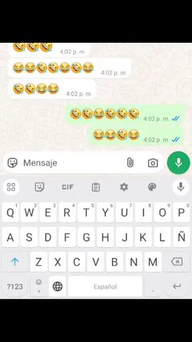 Que hace... jaja chistesito por chat 😂😂😂
