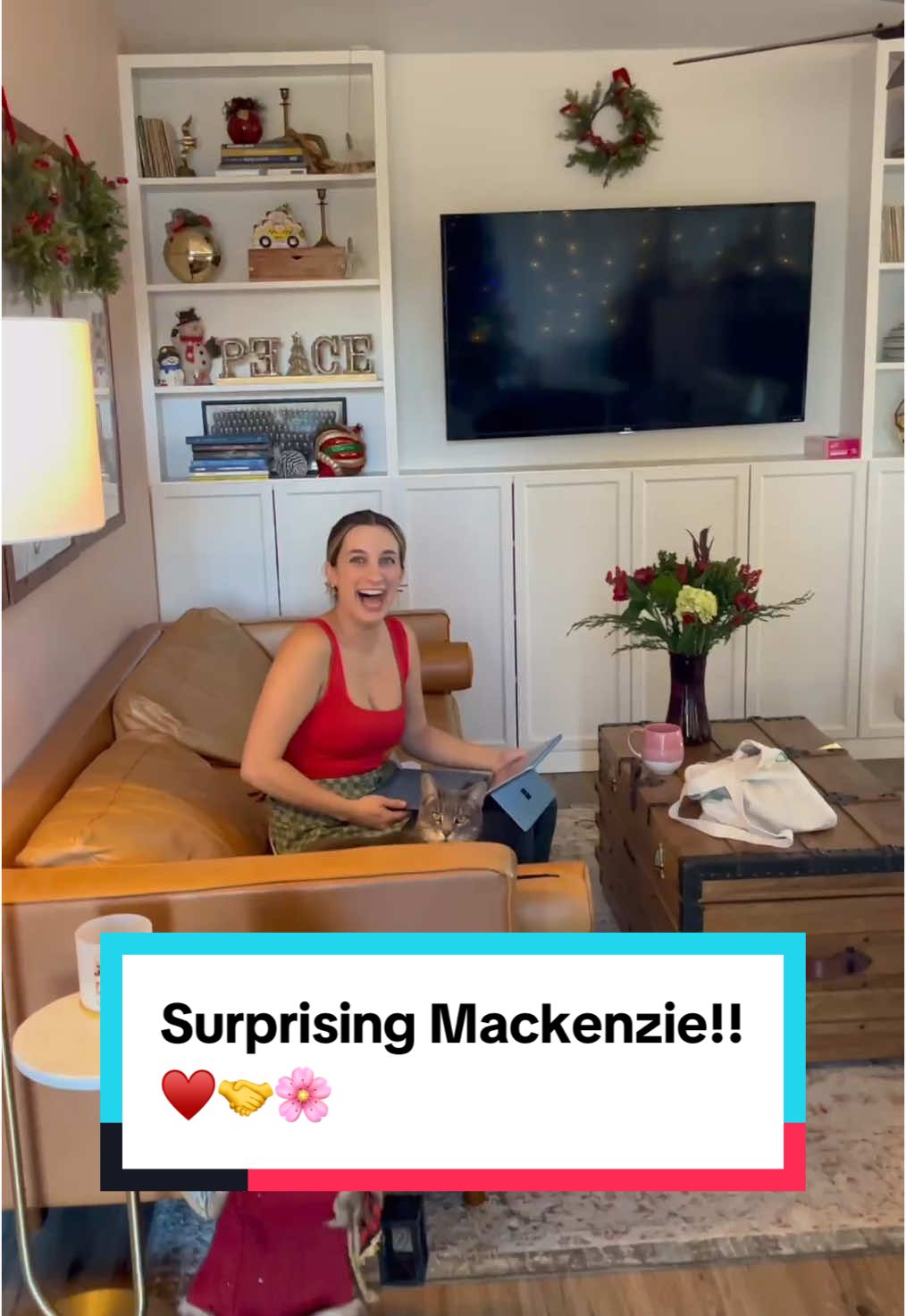 Do we think she liked it?!?! 👀♥️🤝 #surprise #couple #christmas 