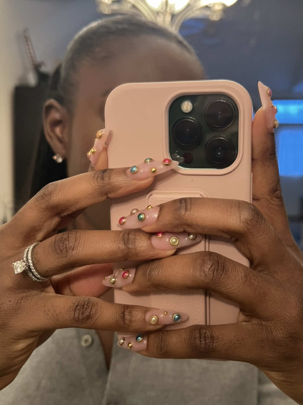 These might be my favorite set yet. #nailinspo #newnails #moodboard 