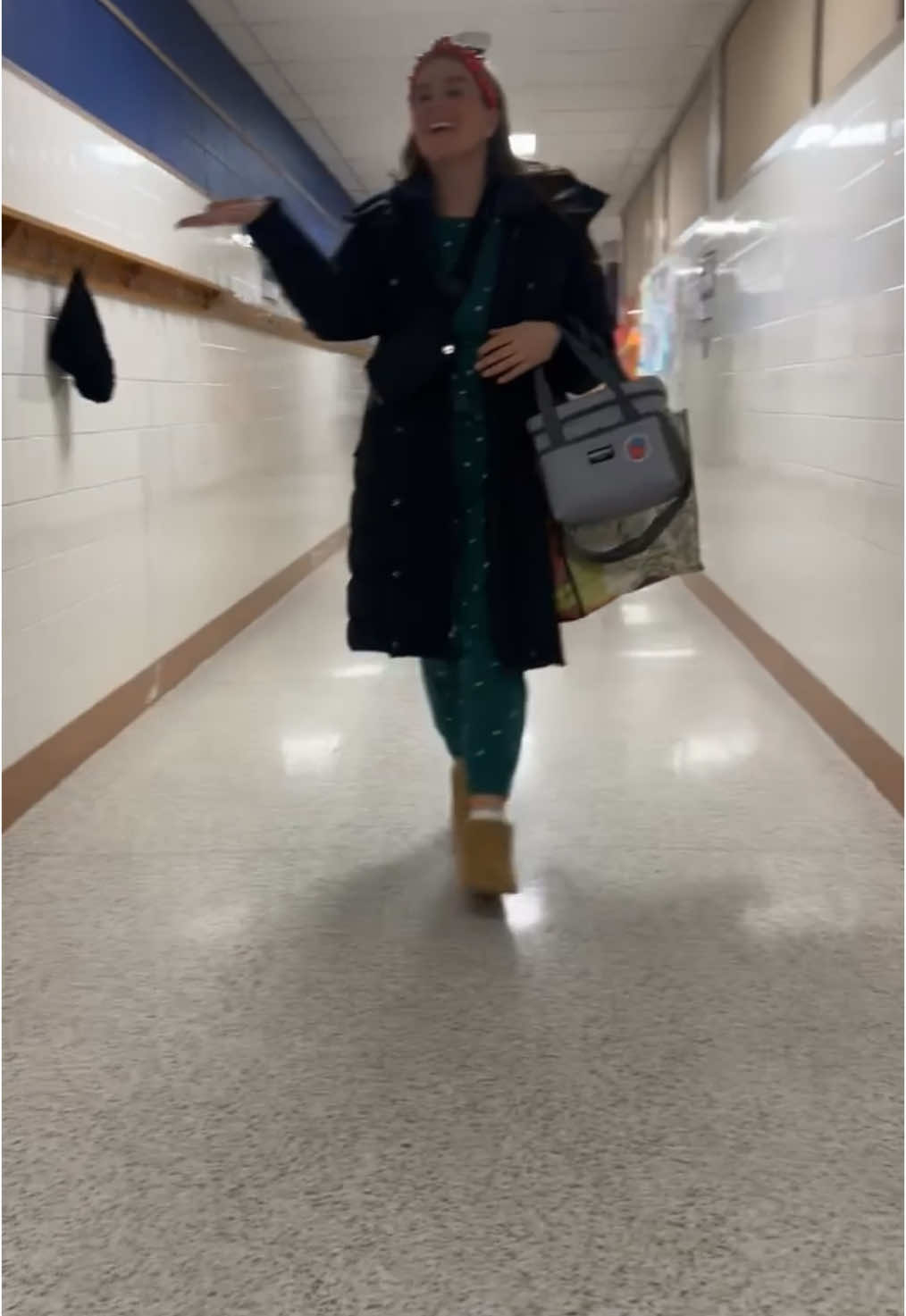 BYE!!!! 👋🏼👋🏼 #teacher #teachersoftiktok #kindergartenteacher #teaching 