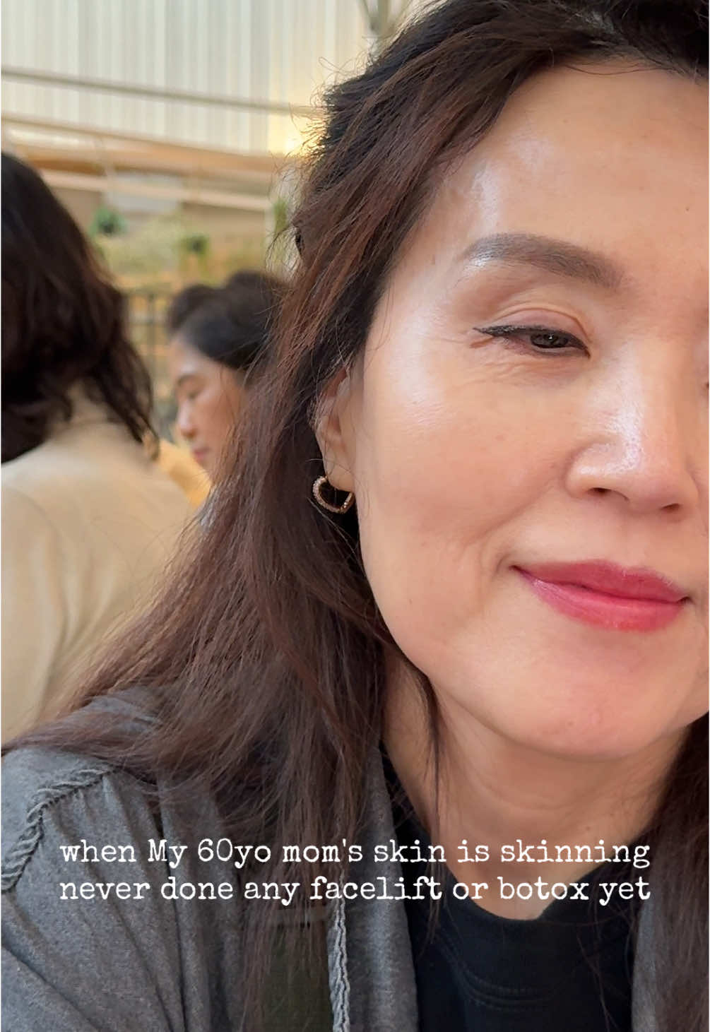 I'm so greatful for being my mom's daughter🤍 #mom #koreanskin #glassskin #korea #southkorea 