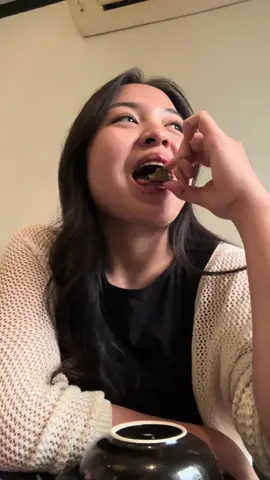 review nanggung🤚🏼 ini video makan aja karena yang review sudah banyak🍫