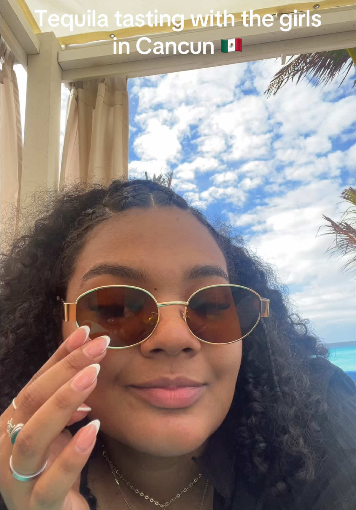 QUE VIVA MEXICOOOOO AHHHHHUAAAAAA 🇲🇽 @SOL PENA @Milena Saladin #cancun #cancunmexico #girlstrip 