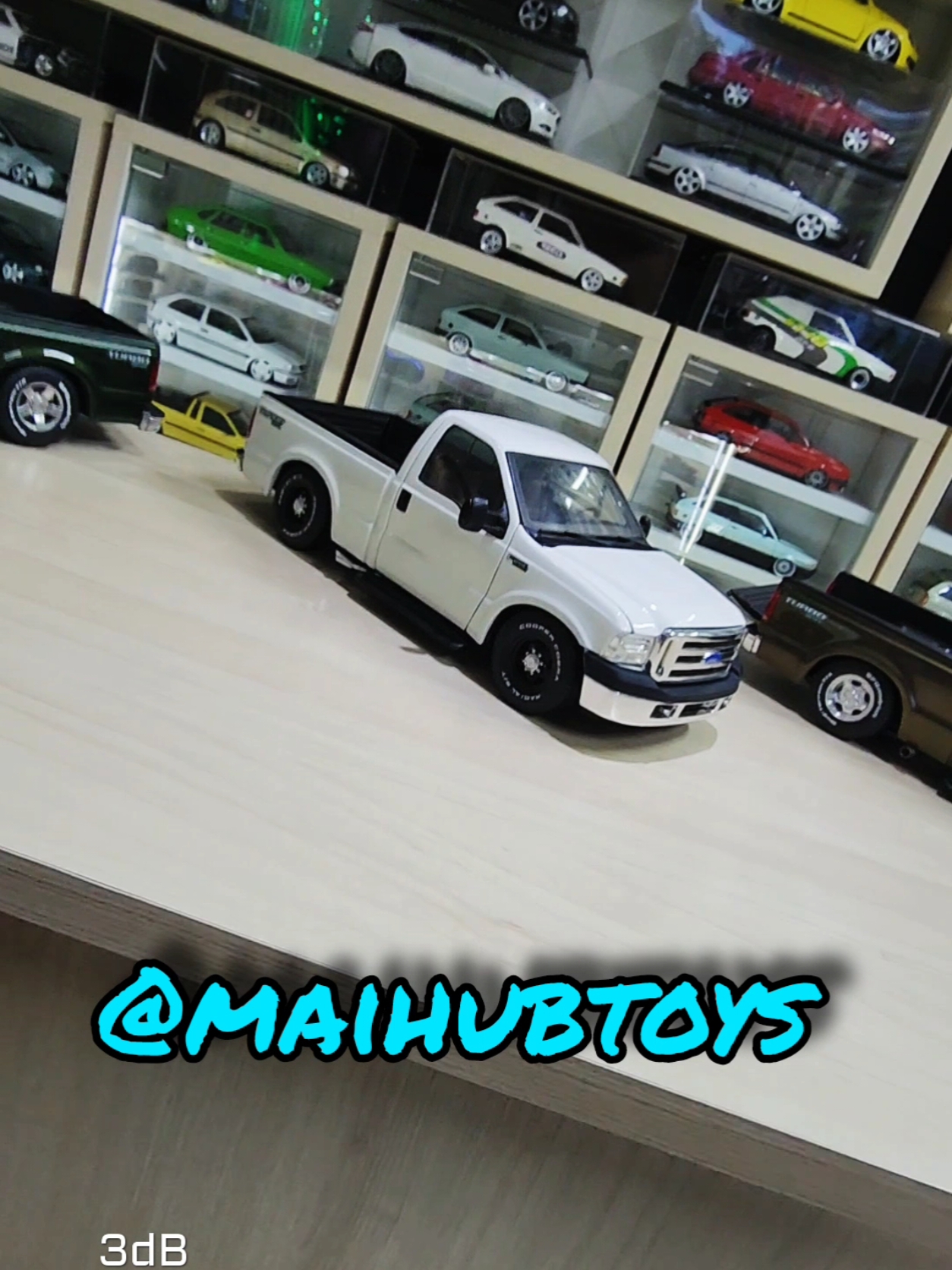 Qual você escolheria?🤔 #fordf250 #f250 #4x2 #miniatura #diecast #coleção #maihubtoys 