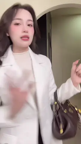 Áo Blazer TRACY cách điệu chất vải veston nhập 2 lớp La Merci B13#xuhuong #hashtag #thoitrang #hot #hottrend #thinhhanh #thinhhanhtiktok #lenxuhuong #thoitrangnu #aodep #aodep_baochat #aokhoac #aoblazer #aovestnu 