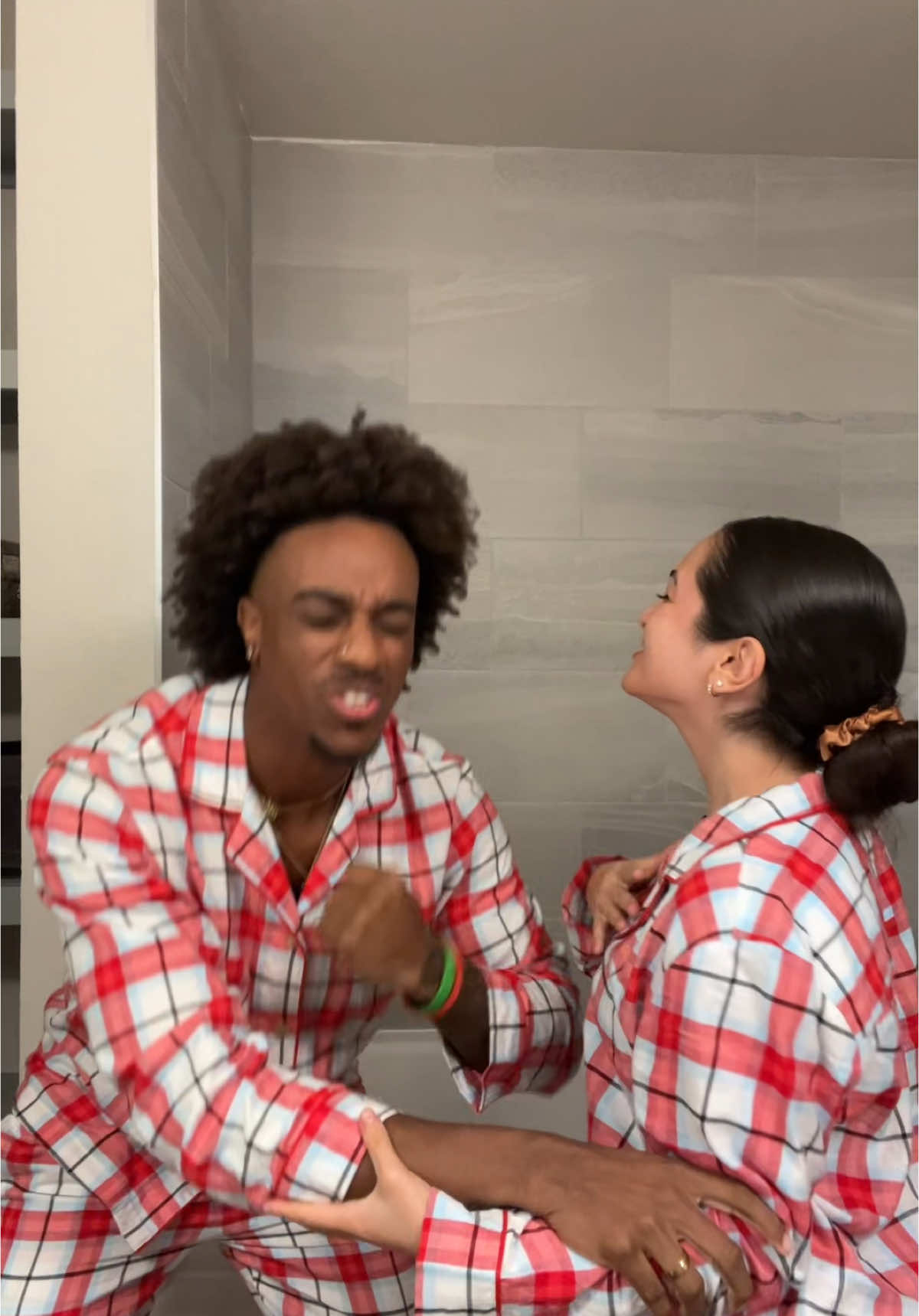 day 20/25 🎄 #Vlogmas #kenandmel 