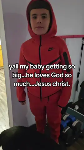 Who all has mommas boys??? my son sure does love his momma. #MomsofTikTok #jesus #god#fyp 