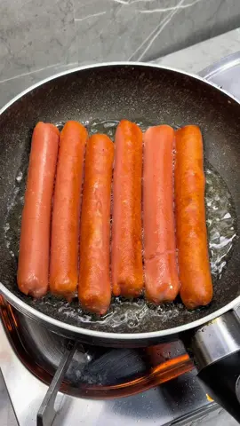 Xúc xích chiên lên an ngon còn gì bằng#tienthichrewie67 #ancungtiktok #mukbang #xucxich #xucxichvuakho 