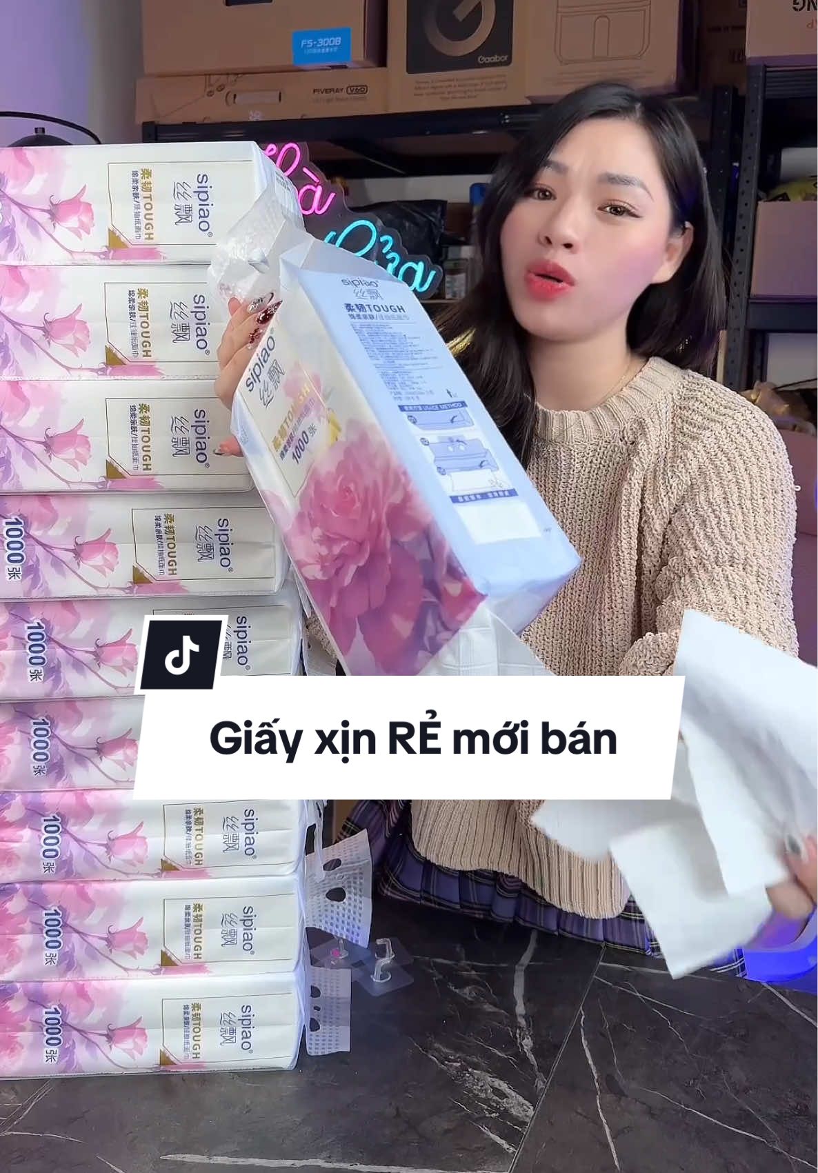 Giấy mà chất lượng em mới bán nha, combo 10 bịch giấy rút nhà Sipiao mới ra mắt vừa dày vừa xịn mà thiết kê bao bì cũng xinh nữa có hơn 100k thôi còn đc freeship tận nhà nữa nha #xuhuong #muataitiktok #khangiay #khangiaytopgia #khangiayrut #khangiaycaocap #khangiaytreotuong #khangiayuot #khangiayruttreotuong #khangiaytienloi #khangiaybongsenvang #khangiaydanang #giayrut #giayruttreotuong #giayrutcaocap #giayrutnoidiatrung #giayruttopgia #sipiao 