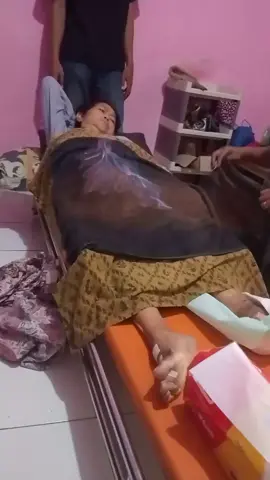 Alhamdulillah udah mulai 2minggu sekali pengobatan terapi api nya ..yang tadi nya seminggu sekali...semoga lekas pulih #viralvideo  #capcut  #fyp  #diabetes  #stroke  #mymom  #fypシ  #terapi  #terapiapi 