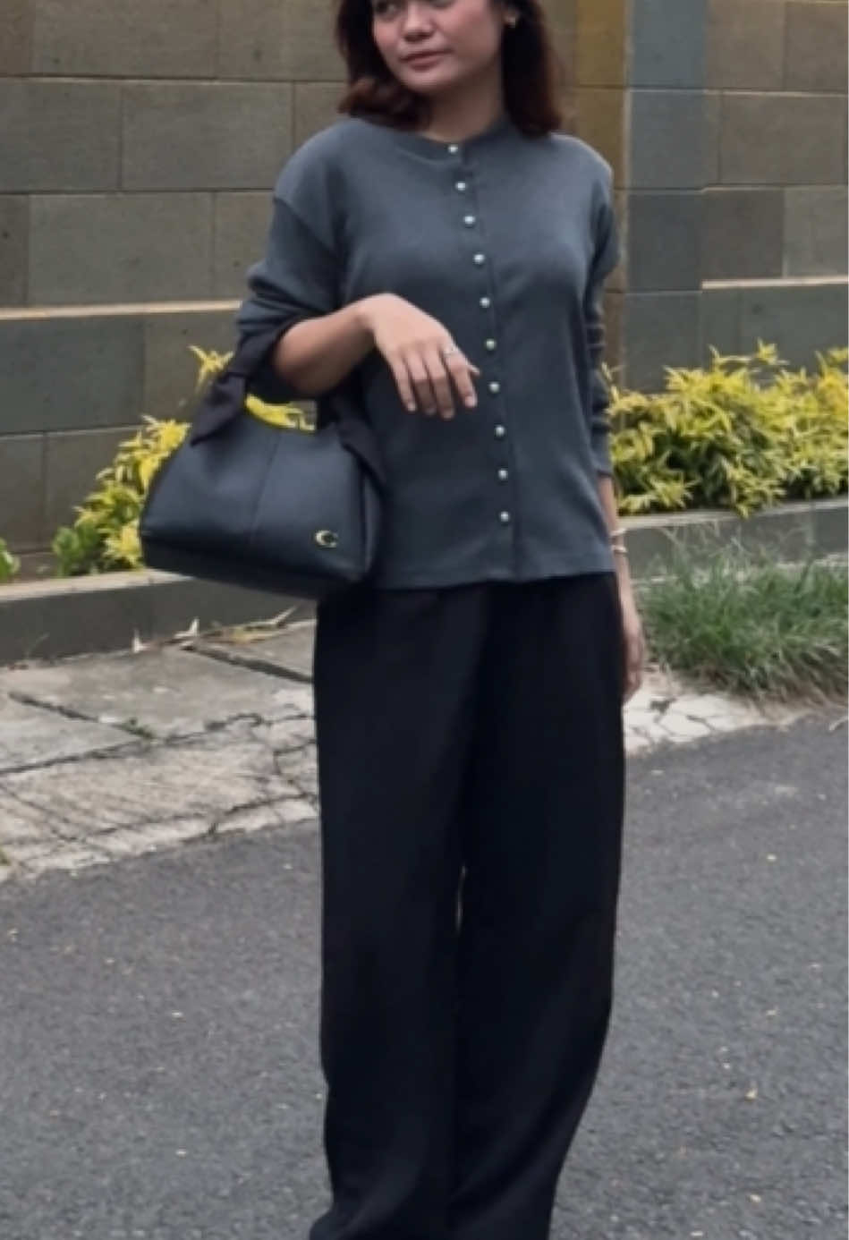 bagus bgt bgt bgt ‼️ #cardigan #atasanknit #fitcheck #outfitideas #fypp #xyzbcaa 