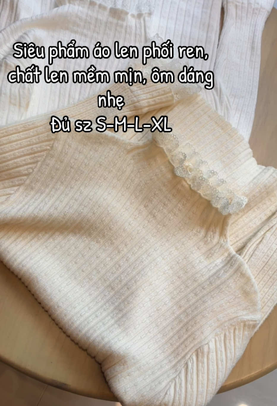 Phối đồ xinh mùa đông với chiếc áo len mềm mại, tay và cổ viền ren mềm mại #xuhuong #trending #windystore #phốiđồđẹp 