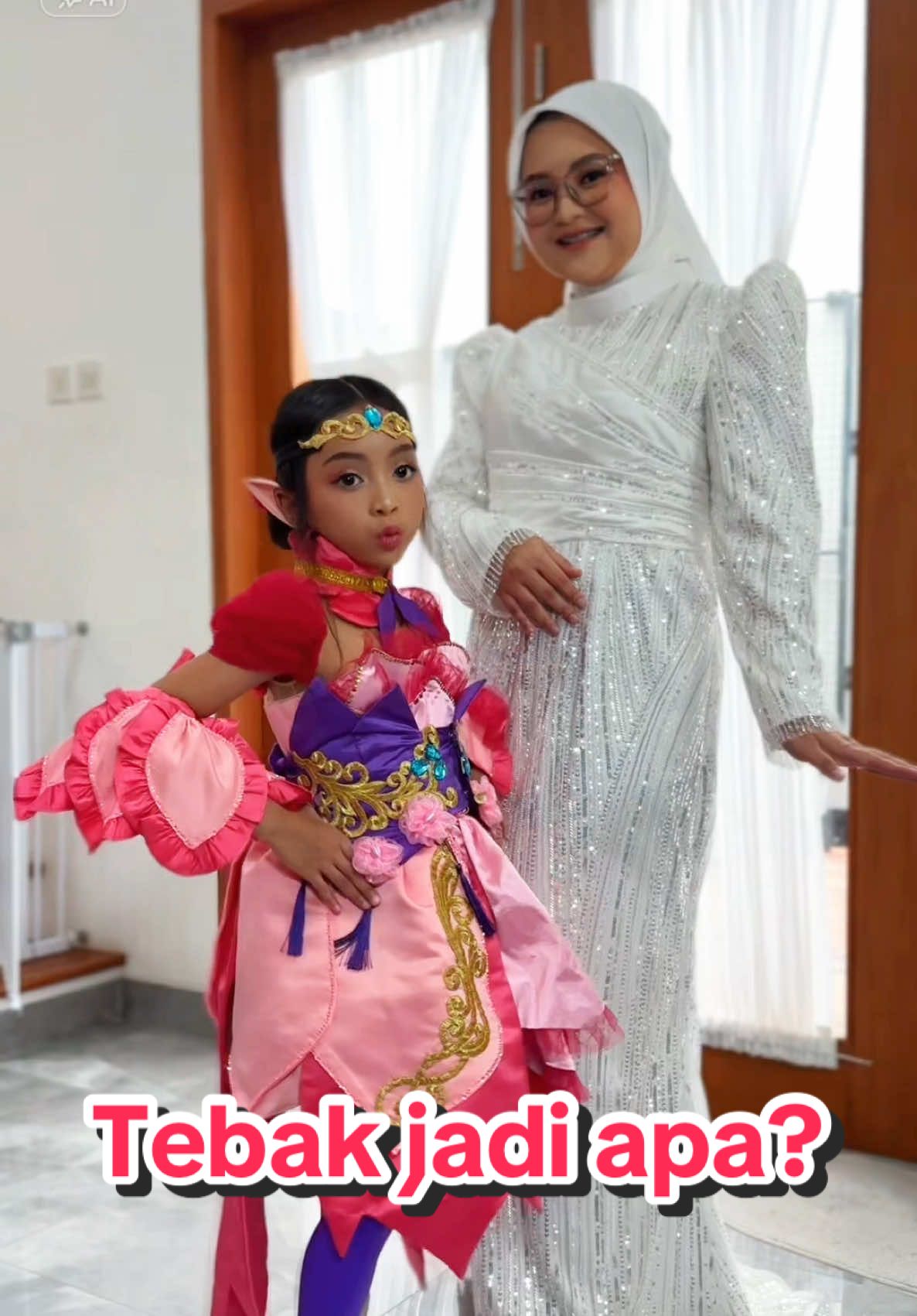 Tebak leika sama bunda jadi apa? @Bunda Leika Garudita  . #leika #leikagarudita 