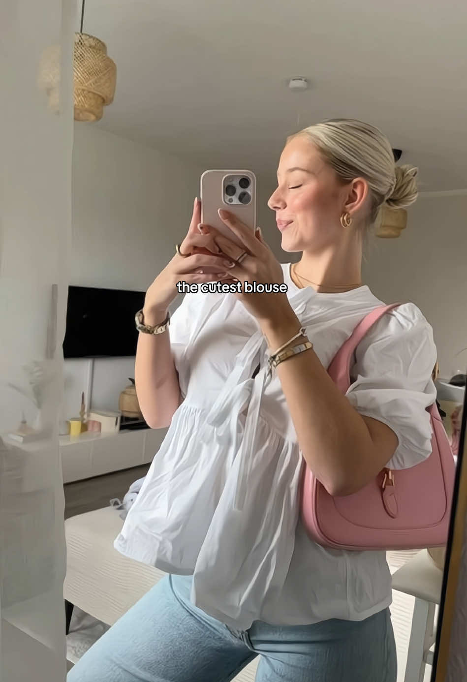 puff sleeve top 10/10 💌 #outfitinspo #blouse #stockholmstyle #puffsleeves #top #shirt #OOTD #fyp #foryou 
