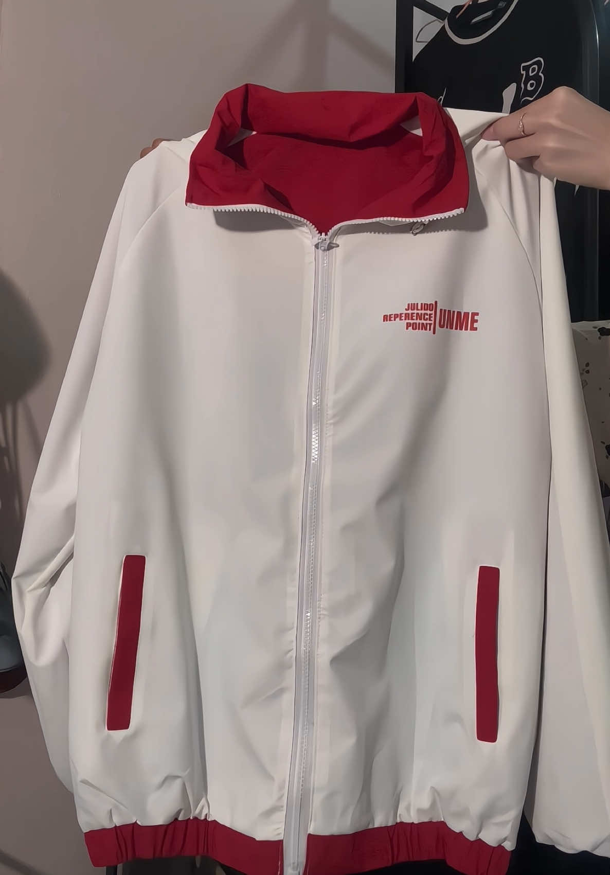 1 áo mặc được 2 màu #review #julido #outfit #fyp 