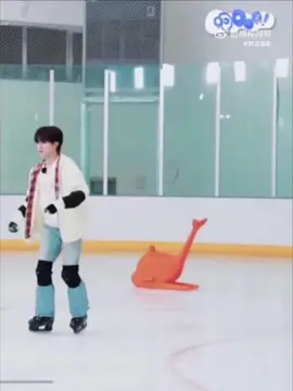 Té liên tục 🥹  #totanhao #苏新皓 #susoai #suxinhao 