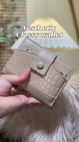 Such a steal wallet! Quality is 10/10😍 #leatherwallet #walletsforwomen  #classywallet #giftideas #minimalist #christmasgiftidea 