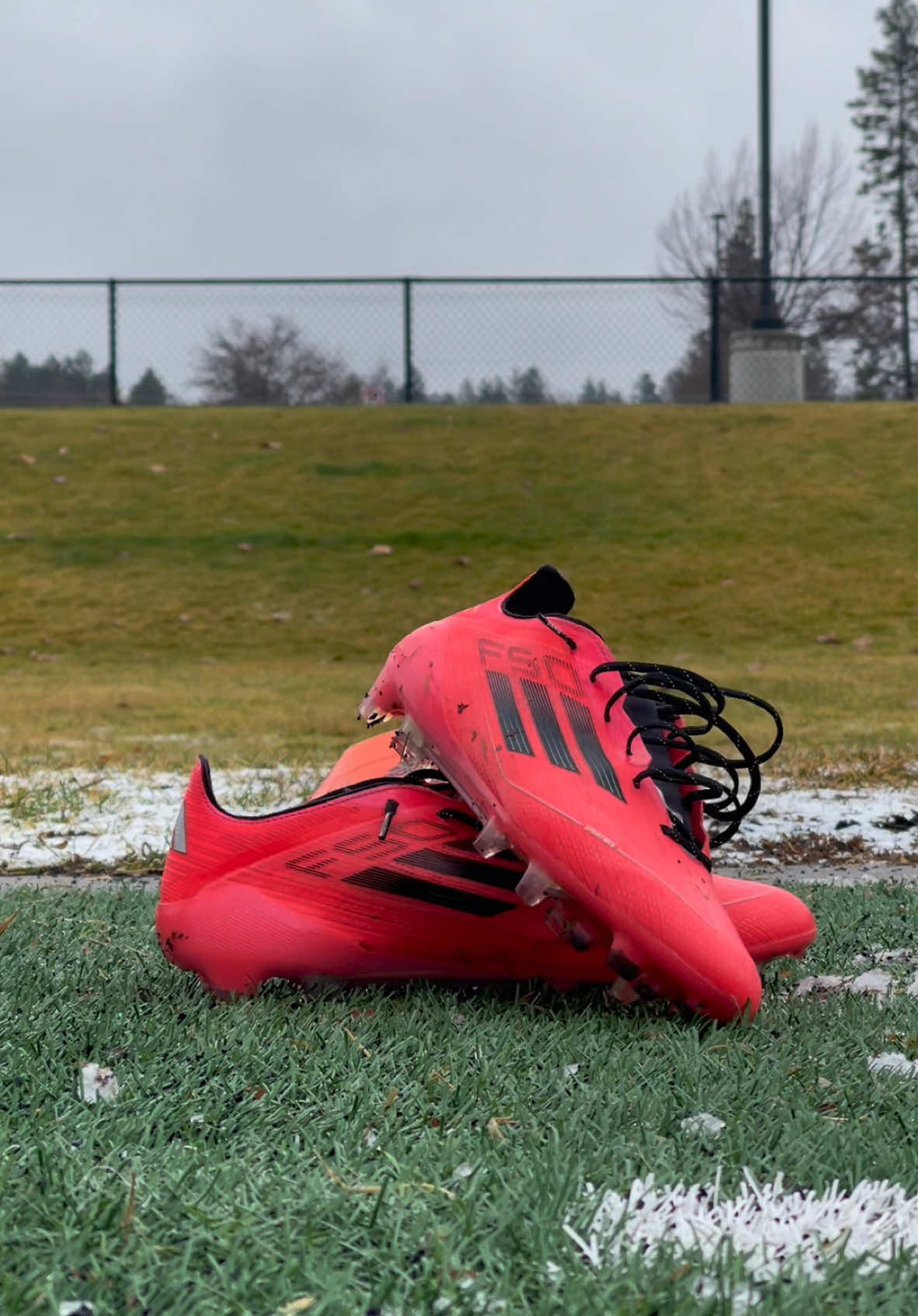 Extra sessions 💪 Adidas F50 Elite 🙌 One of my favorite colorways of the year. Something about red shoes😮‍💨 • • • #Soccer #football #asmr #soccertraining #soccerplayer #soccerpractice #soccerlife #soccerskills #futbol #adidas #f50 