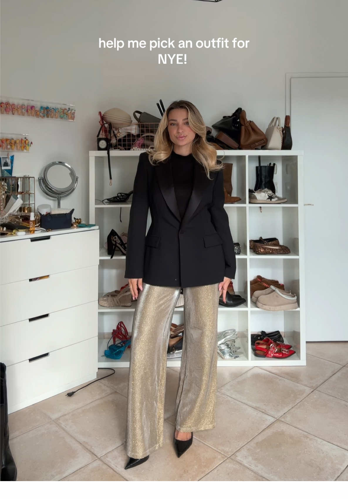 Aidez moi a choisir mon outfit pour le nouvel an👀🌛✨🥂 #fyp #fashion #inspooutfit #nyeoutfit 