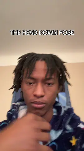 We all got a friend who do it😭🙏🏽 #pose #insta #poses #fyp #zyxcba #viralvideo 