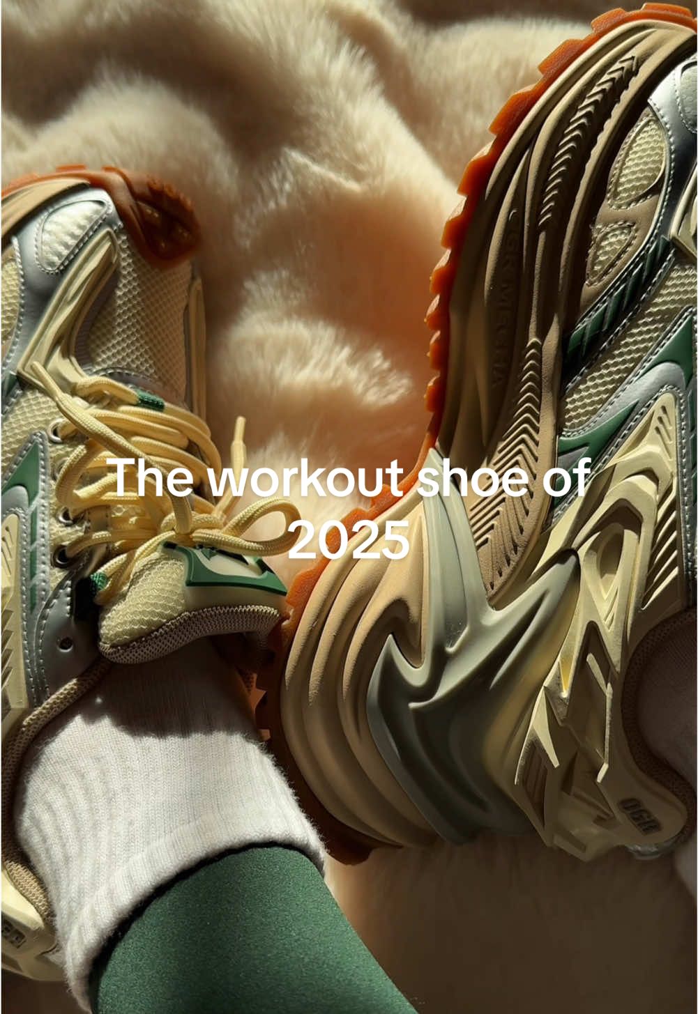 These shoes make me want to workout more 🐍 #workoutshoes #walkingshoes #runningshoes #fitnessmotivation #giftsforher 