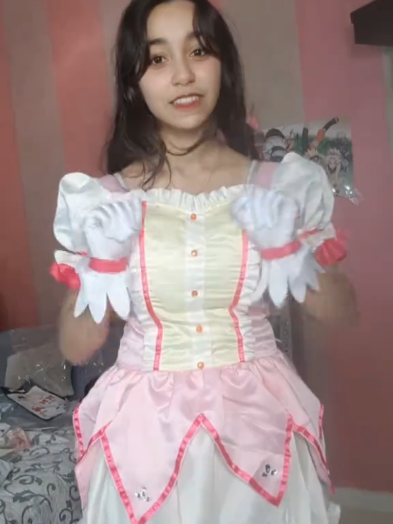 Shaking my new cosplay  madokaa!!!  #MADOKA #madokamagica  #MADOKACOSPLAY #COSPLAY #shakingvideo #fyp 