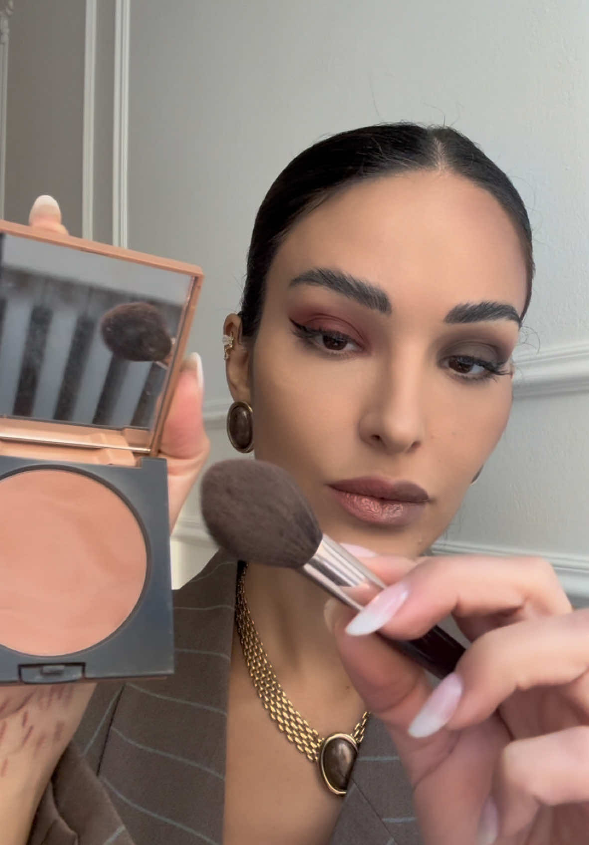 Che ne dite, meglio caldo o freddo?  #makeup #makeuptutorial #makeaface #truccoocchi #tutorialmakeup #consiglimakeup 