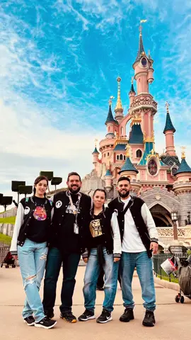 Disney en familia! Inolvidable ☺️💫❤️ #disneyland #halloween #adreamcometrue #paris 