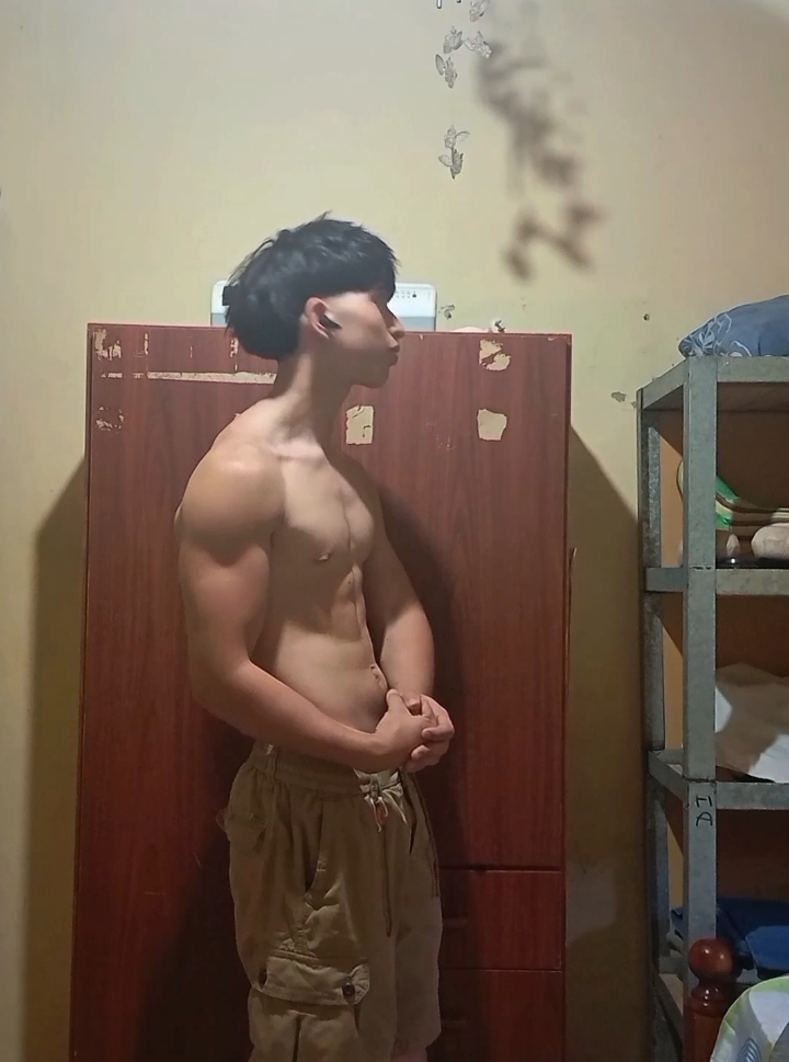 1 mes y 23 días entre ambos videos (déficit) #definicion #aesthetic #gymrat #fyp #gimnasiomotivacion #anime #fideos #motivacional #fyp #deficitcalorico #cambiofisico #gordo #Gym #xd #flaco #mamado #gimnasio #editgym 