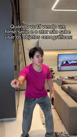 Juro, vc já percebeu? 🗣️ Eles n sabem fingir que as coisas são de vdd 💀 O copo sem líquido vey KKKKKK, o carro fake 🚗… marca os migos ae 👀 @bubbaloobr #MaisBubba *publi