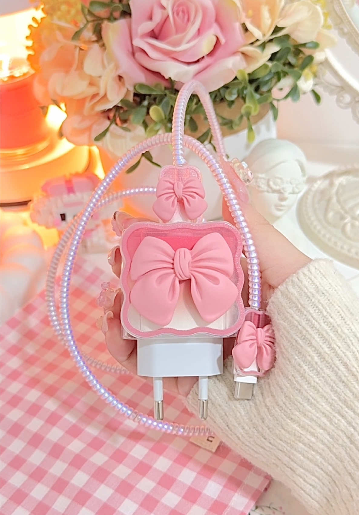 ⋆𐙚₊Cover charger coquette⋆𝜗𝜚˚⋆ sumpah cover chargernya gemesss bgttt, yg mau langsung cek keranjang kuning yaa #covercharger #gemoy #pelindungcharger #pelindungchargerviral #fyp #WIBGAJIAN #YearEndSale 